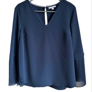 H BY HALSTON Navy Blue V- Neck Pleated Bell Sleeve Blouse Sz S
